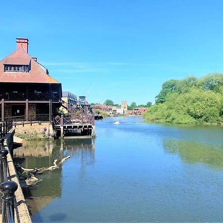 Idyllic Thames Riverside Apartment With Free Parking アイルワース エクステリア 写真