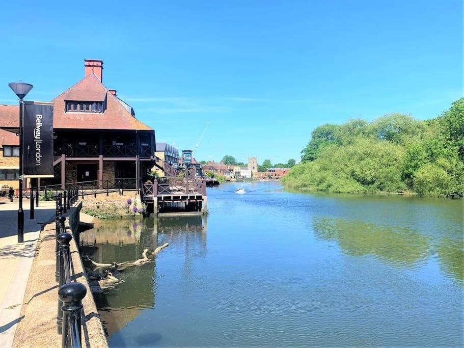 Idyllic Thames Riverside Apartment With Free Parking アイルワース エクステリア 写真