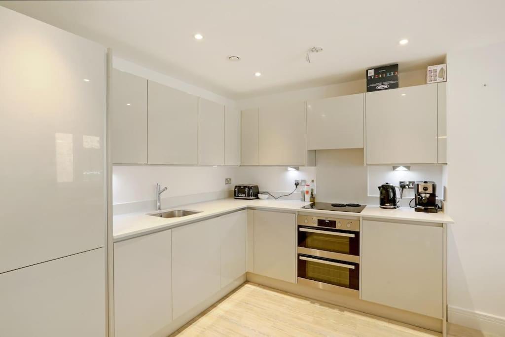 Idyllic Thames Riverside Apartment With Free Parking アイルワース エクステリア 写真