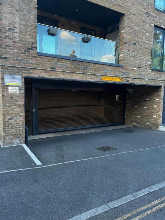 Idyllic Thames Riverside Apartment With Free Parking アイルワース エクステリア 写真